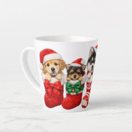 クリスマスブーツの中の子犬 カフェラテマグ
