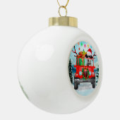 クリスマスプレゼントのあるダルマチアの犬 セラミックボールオーナメント (左)