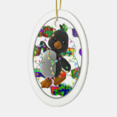 クリスマスプレゼントのペンギン セラミックオーナメント (左)