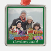 クリスマスプレゼント家族の写真 メタルオーナメント (正面)