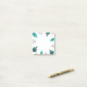 クリスマスベリー離れと ポストイット (デスク上)