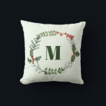 クリスマスホリデーウォーターカラーグリーナリーとベリー クッション<br><div class="desc">美しい水の色の緑と赤いベリーの配置は、この際立った休日の装飾用クッションにあなたのイニシャルをフレーム。</div>