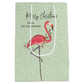 クリスマスホリデーグリーンピンクフラミンゴスノー ミディアムペーパーバッグ (裏面)