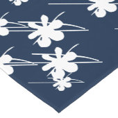 クリスマスホリデーズスノーフレーク模様ネイビーブルー ショートテーブルランナー (コーナー)