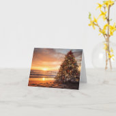 クリスマスホリデーツリーオンザクリスマスアットサンライズビーチ カード (黄色い花)