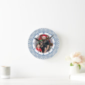 クリスマスホリーと花の花びらタイル枠 ラウンド壁時計 (ホーム)