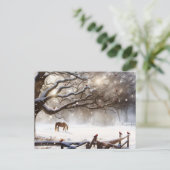 クリスマスホース雪深紅色カントリーシーンかわいい シーズンポストカード (スタンド正面)