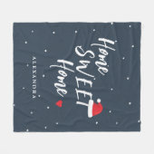 クリスマスホームスイートホームサンタハット名前をカスタムする フリースブランケット (正面(横))