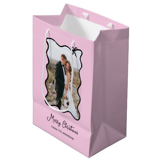 クリスマスボウ | 黒と赤面ピンクのフォトフレーム ミディアムペーパーバッグ (正面アングル)