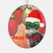 クリスマスボールの背景のクリスマスキャット セラミックオーナメント (左)