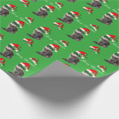 クリスマスボールの背景のクリスマスキャット ラッピングペーパー (角)