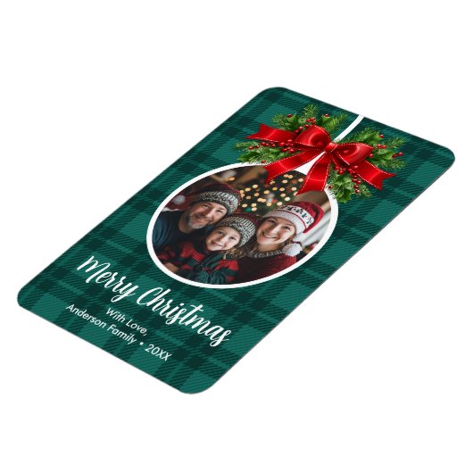 クリスマスボールオーナメントフォトグリーンバッファロープレイド マグネット (左側)