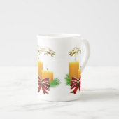 クリスマスマグカップ,ハッピーな休日,クリスマスキャンドル ボーンチャイナマグカップ (正面右)