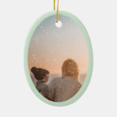 クリスマスマップのストーリーがイラストレーションの写真を伝える セラミックオーナメント (裏面)