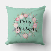 クリスマスミントピンクオーナメントリース クッション (正面)