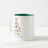 クリスマスメディカルセンターの医師とナース ツートーンマグカップ (正面左)