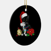 クリスマスライトに照らされた黒猫サンタ セラミックオーナメント (右)