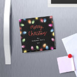 クリスマスライトメリークリスマスマグネット マグネット<br><div class="desc">私たちカラフルの「Christmas Lights Holiday」コレクションは、クリスマスライトなどのフェスティバル要素とシックで暗い背景にエレガントフォントを集めシンプルている。</div>