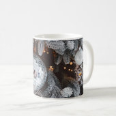 クリスマスライト付きのツリー飾りの背景 コーヒーマグカップ (正面右)