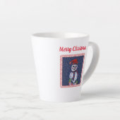 クリスマスライト付き笑顔の雪だるまハットスカーフ カフェラテマグ (右アングル)