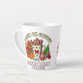 クリスマスラテ走のマグカップにコーヒーとジンジャーパン カフェラテマグ (左アングル)