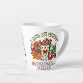 クリスマスラテ走のマグカップにコーヒーとジンジャーパン カフェラテマグ (右アングル)