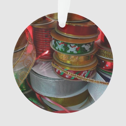 クリスマスリボンホリデーレッドと金ゴールドのスプール オーナメント (正面)