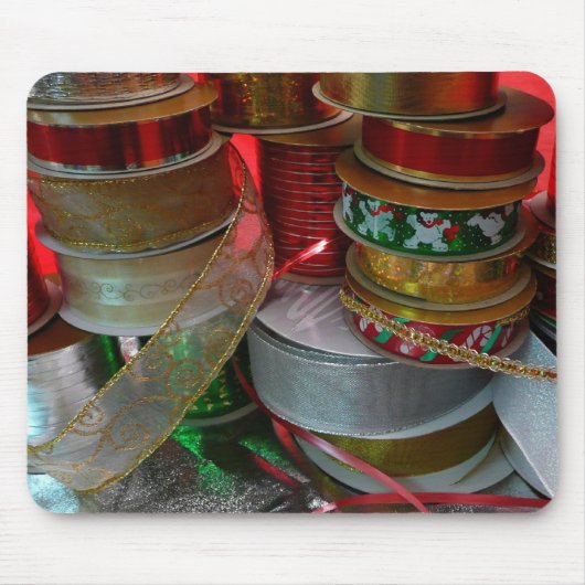 クリスマスリボンホリデーレッドと金ゴールドのスプール マウスパッド (正面)