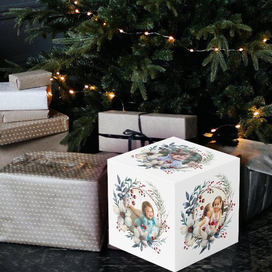 クリスマスリースと果実と花の写真 フォトキューブ