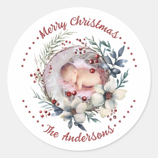 クリスマスリースのお花屋さんと赤い果実の写真 ラウンドシール (正面)