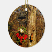 クリスマスリースオールドベルズアンドバードハウス セラミックオーナメント (左)
