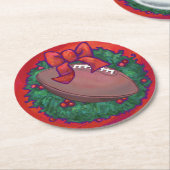 クリスマスリースサッカーオンレッド ラウンドペーパーコースター (アングル)