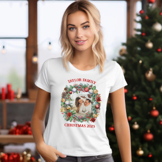 クリスマスリースフレームファミリー写真テンプレート Tシャツ