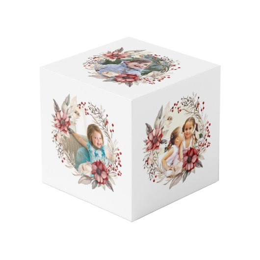 クリスマスリース、赤い花と果実の写真 フォトキューブ (正面アングル)