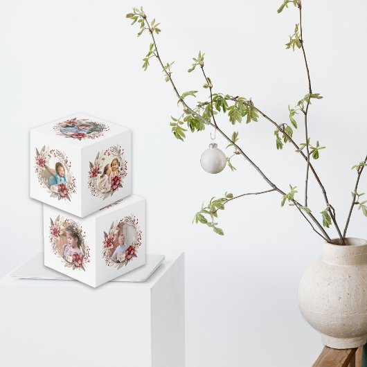 クリスマスリース、赤い花と果実の写真 フォトキューブ