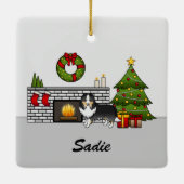 クリスマスルームにシェットランド・ シープドッグの三色の犬と名前 セラミックオーナメント (裏面)