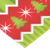 クリスマスレッドとグリーンシェブロンのストライプパターン テーブルクロス (アングル)