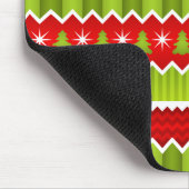 クリスマスレッドとグリーンシェブロンのストライプパターン マウスパッド (コーナー)