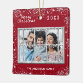 クリスマスレッドの白い家族の写真冬の窓 セラミックオーナメント (左)