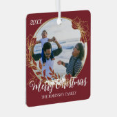 クリスマスレッドの葉額入りカスタムの家族の写真 メタルオーナメント (正面右)