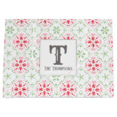 クリスマスレッドグリーンモノグラムスノーフレークモノグラム ラージペーパーバッグ (正面)