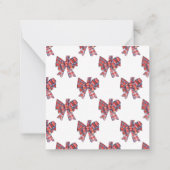 クリスマスレッドタータンチェック格子弓エンクロージャー ノートカード (裏面)