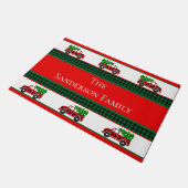 クリスマスレッドトラックシェフグリーンバッファロープレイド ドアマット (アングル)
