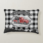 クリスマスヴィンテージレッドトラックホワイトバッファロープレイド アクセントクッション (裏面)