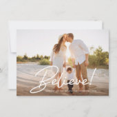 クリスマス信じトレンディー手書きのスクリプト写真 シーズンカード (正面)