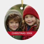 クリスマス写真とモダン赤ミニマル年ストライプ セラミックオーナメント (正面)