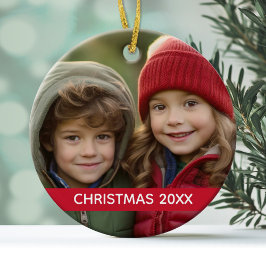クリスマス写真とモダン赤ミニマル年ストライプ セラミックオーナメント
