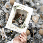 クリスマス写真の幾何学的金ゴールド モダン シーズンカード<br><div class="desc">モダンエレガント金ゴールド幾何写真フレームフェイク付きクリスマスカード。松飾と球根を持つ家族の名前をカスタマイズして追加する。トレンディー手書入りスタイルのスクリプトとメリークリスマス。</div>