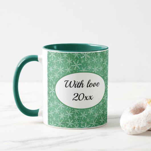 クリスマス冬の雪の降るグリーン写真 マグカップ (ドーナツ)