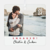 クリスマス婚約した | トレンディーモダンカップルのフォトメット メタルオーナメント (正面)